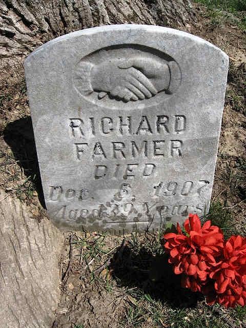 Grave of Richard Farmer on Tower Hill